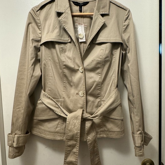 White House Black Market Jackets & Blazers - Women’s jacket from White House Black Market size 6